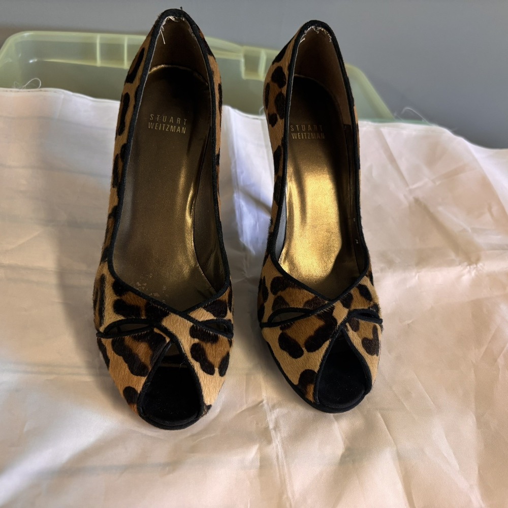 STUART WEITZMAN   9 M  Pipespy Leopard-print Calf Hair peep-toe Pump  Platform